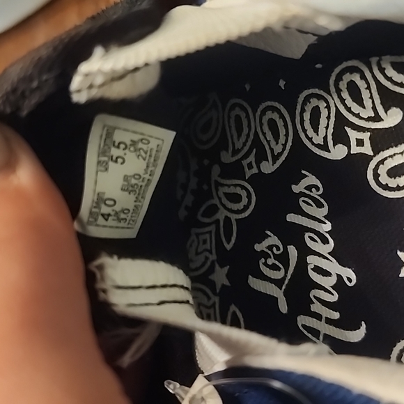 Never worn hard to find Los Angeles Van's - Picture 6 of 6